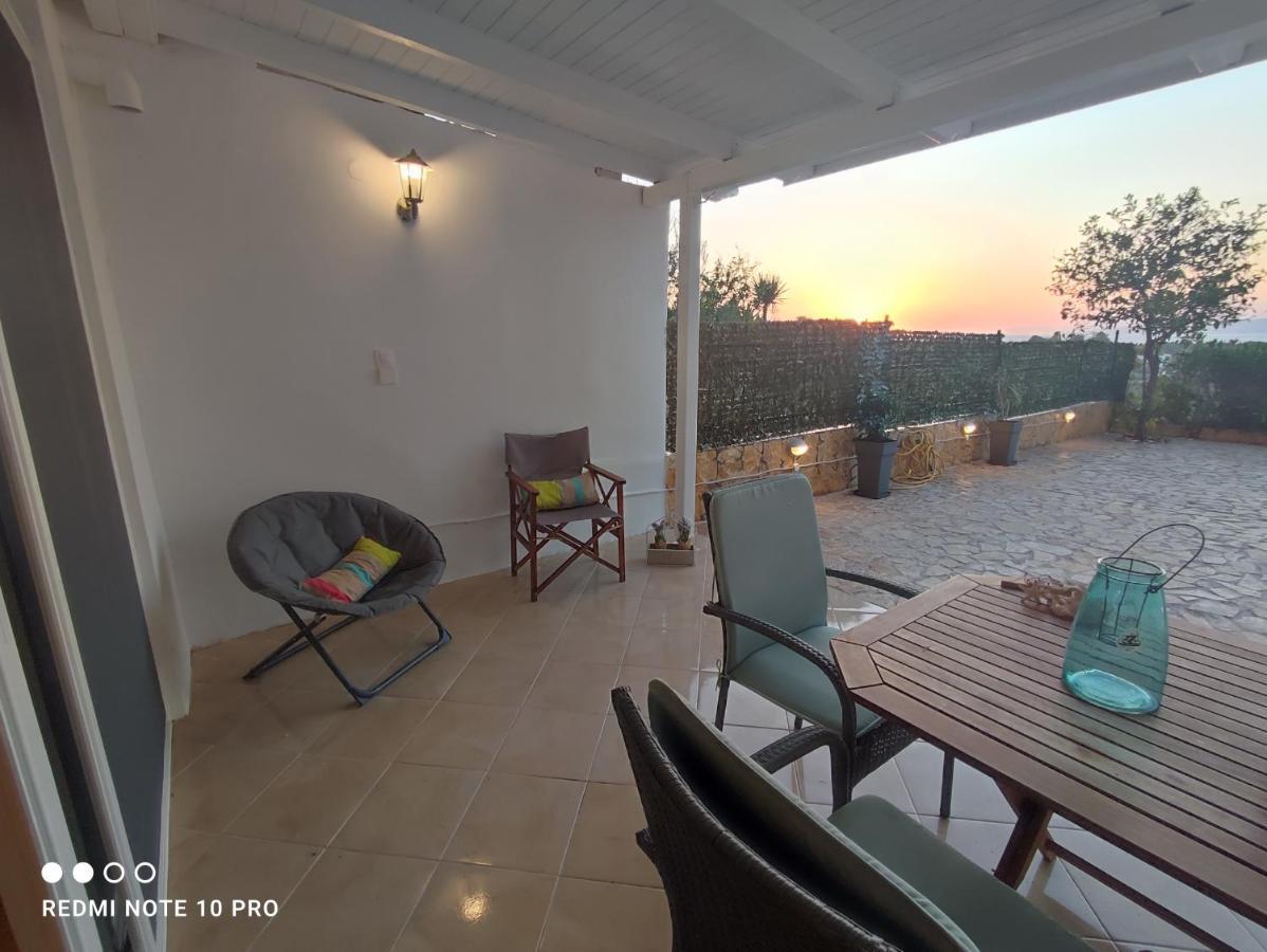 Andrew'S Sunset View Apartment Loutráki Exteriér fotografie